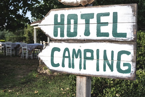 camping vs hotel